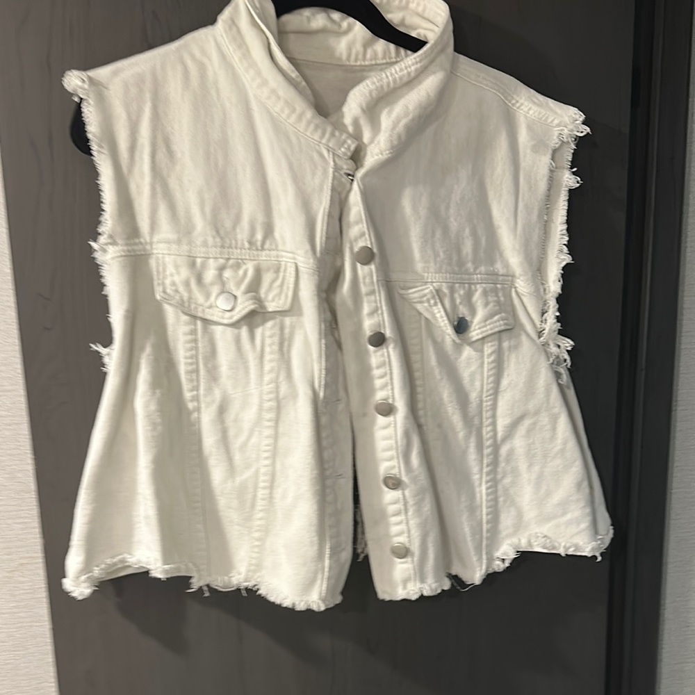 SHEIN White Cuffed Sleeve Crop Button Down Shirt